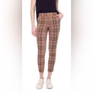 I Love Tyler Madison ILTM Gwyneth Scotch Plaid Cropped Pants. Size Large.